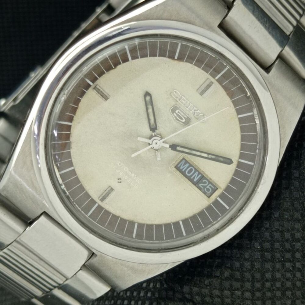 Vintage 1978 Seiko Automatic Mens Silver Watch W/daydate & Patina accents